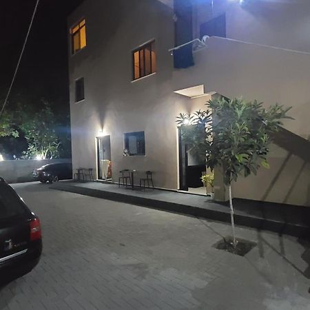 Guest House Tian & Hojz ドゥラス エクステリア 写真